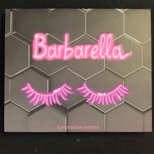 Beebeauty Barbarella eyeshadow palette